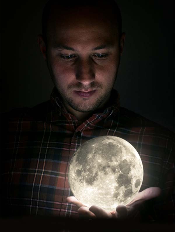 Creative Full Moon on Hand Manipulation Photoshop Tutorial